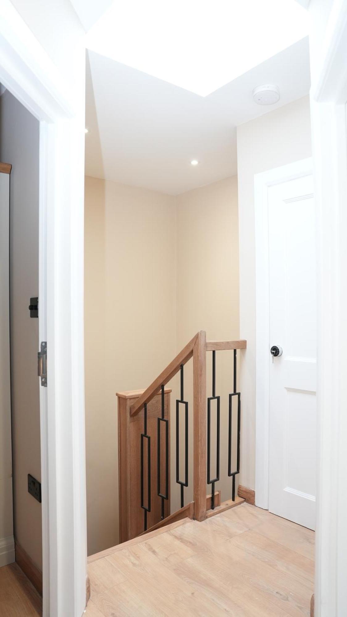 Charming House - Sleeps 5 & Outdoor Space