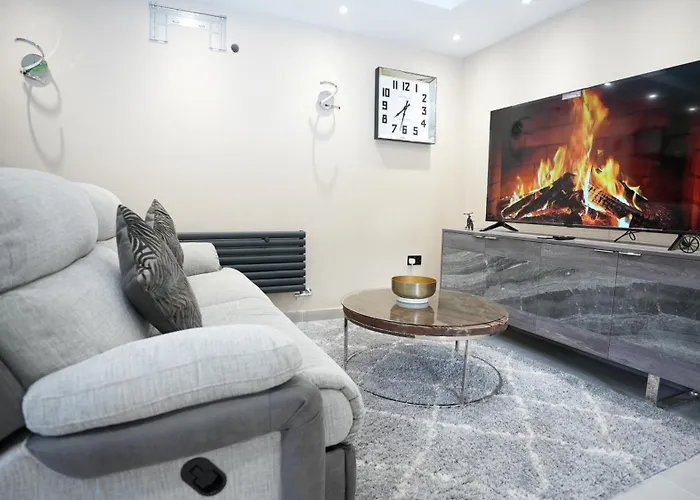 Charming London House - Sleeps 5 & Outdoor Space