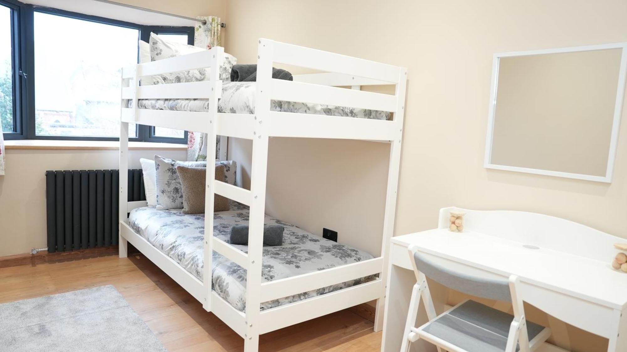 Charming House - Sleeps 5 & Outdoor Space Сasa de vacaciones Londres