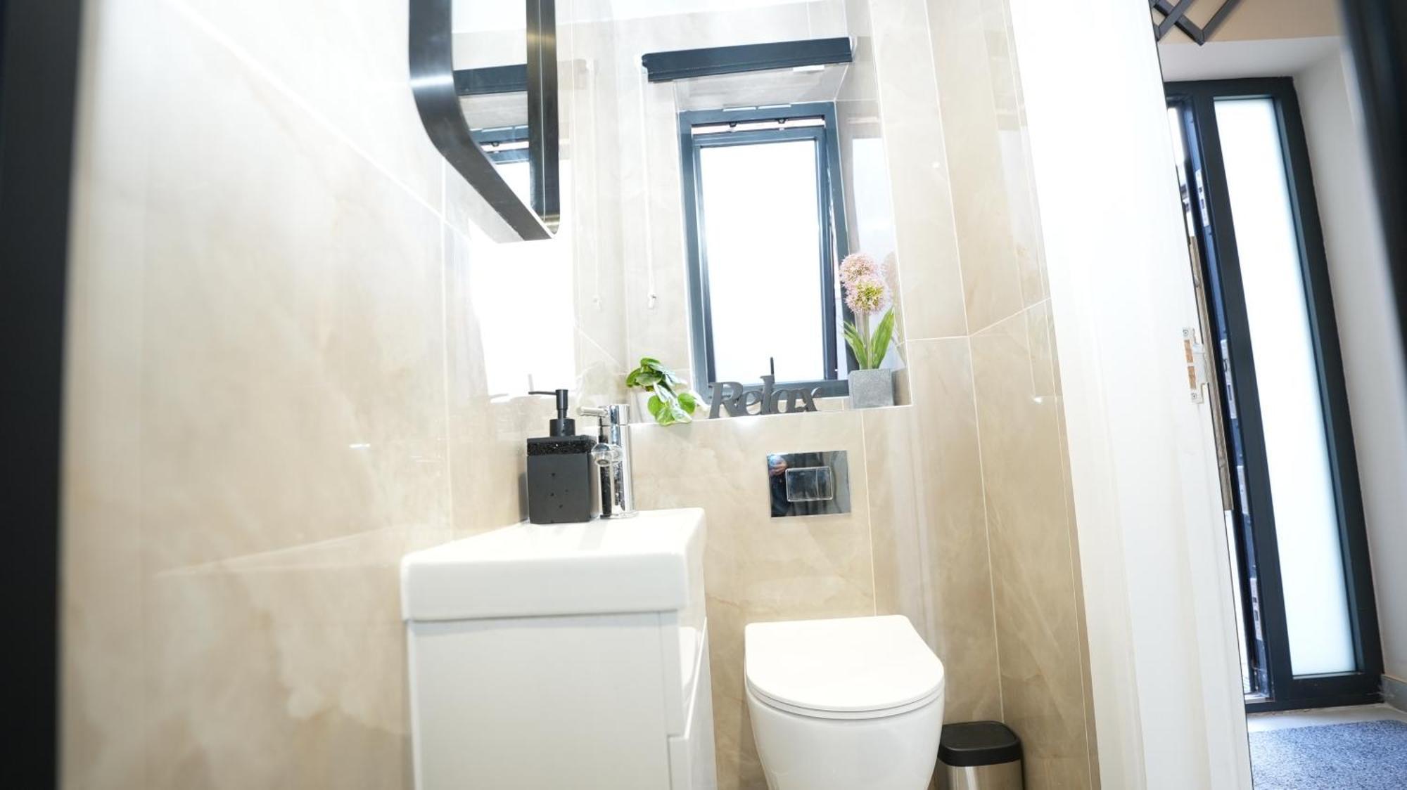Charming House - Sleeps 5 & Outdoor Space Сasa de vacaciones Londres